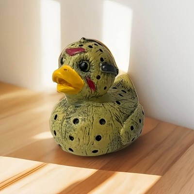 Фигурка Утка Пятница 13, декор на торпеду авто