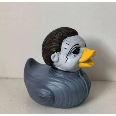 Гипсовая уточка в образе Майкла Майерса, декор на торпеду авто