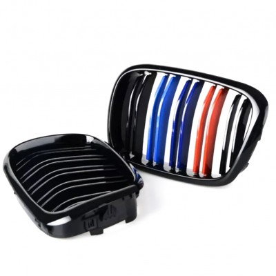 Решетки радиатора BMW E39 Двохреберные Черный Глянец