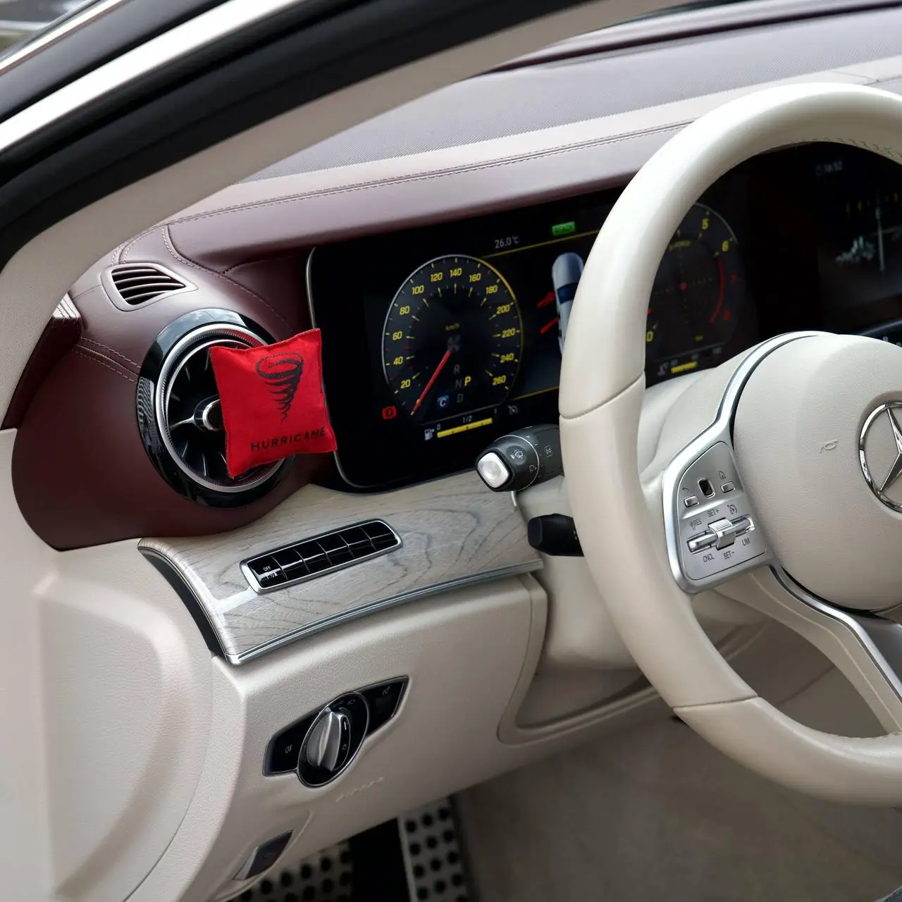 Автомобильный ароматизатор HURRICANE RED (STANDART) Аромасаше хурикан