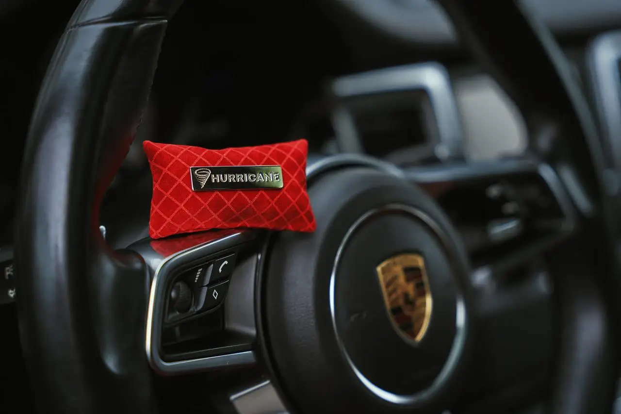 Автомобільний ароматизатор HURRICANE RED (ПРЕМІУМ) Аромасаше хурікан