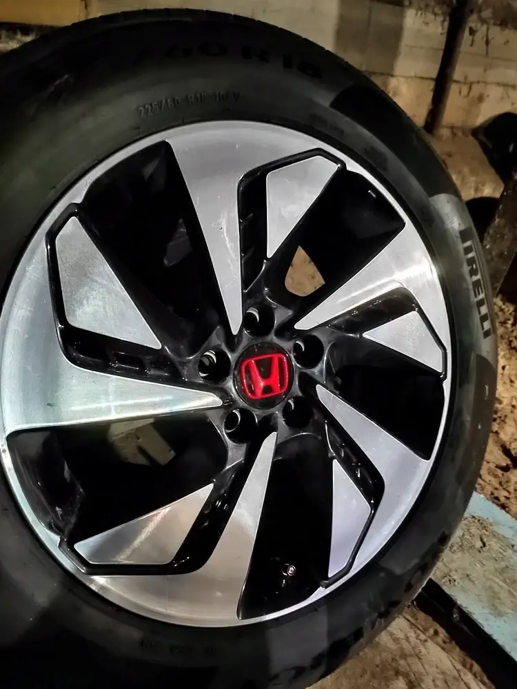 Ковпачок на диск Honda, заглушка з емблемою «H» 58 мм, Black/Red (1 шт.)