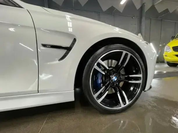 Комплект бокових накладок на крила з емблемою «M3» для моделей BMW 3 Series F30 / F80 (Чорний глянець)