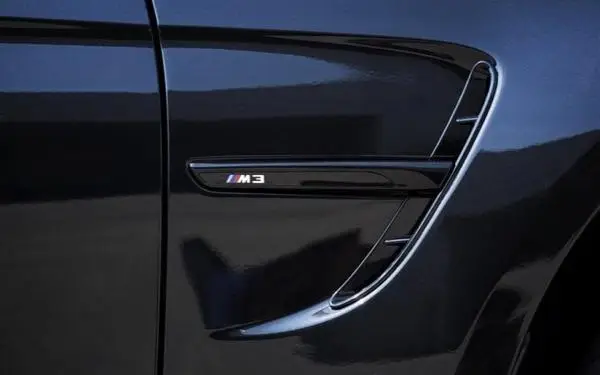 Комплект бокових накладок на крила з емблемою «M3» для моделей BMW 3 Series F30 / F80 (Чорний глянець)