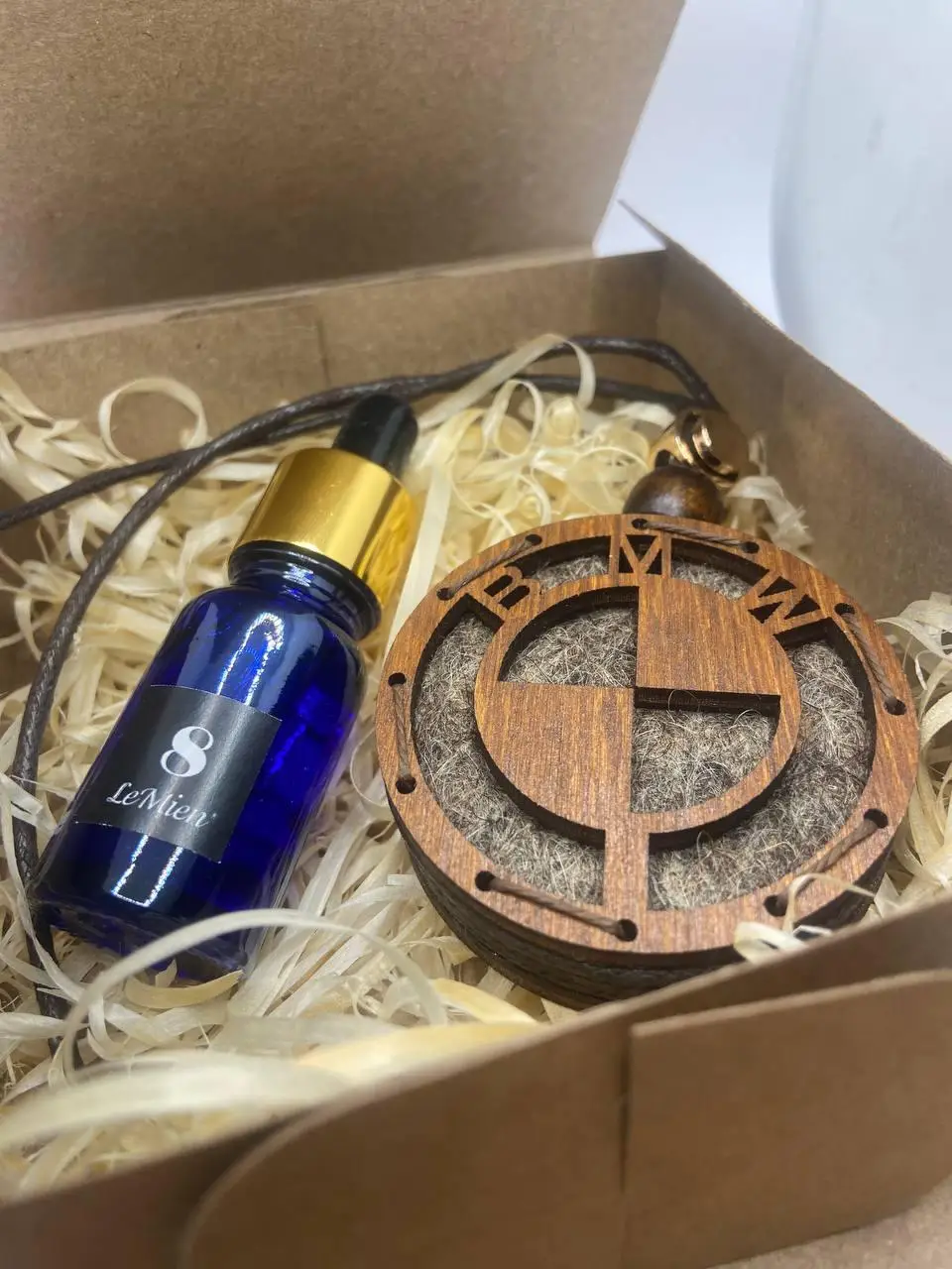 Арома-подвеска BMW с ароматом LeMien №8 TOM FORD - Tobacco Vanille (15 мл)