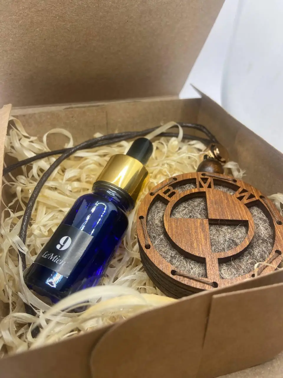 Арома-подвеска BMW с ароматом LeMien №9 Creed - Aventus (15 мл)