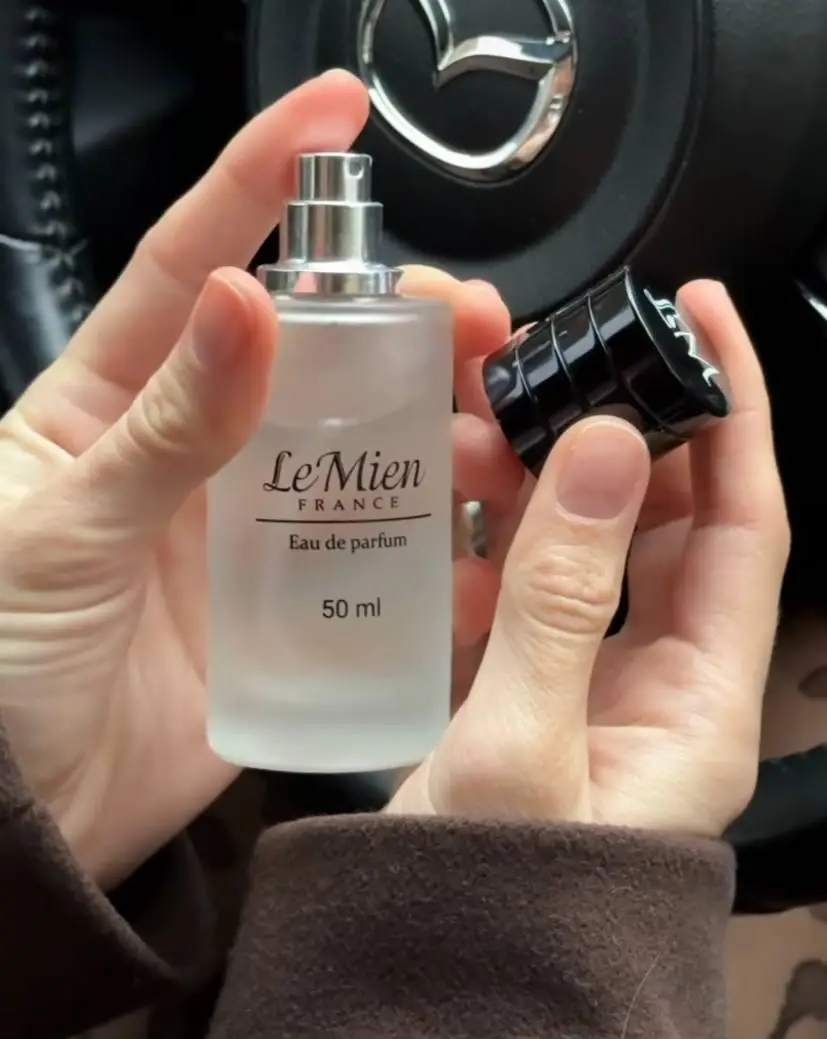 Парфюмированный спрей LeMien / GOLD Ароматизатор в виде распылитиля для вашего салона авто или дома (50 мл.)